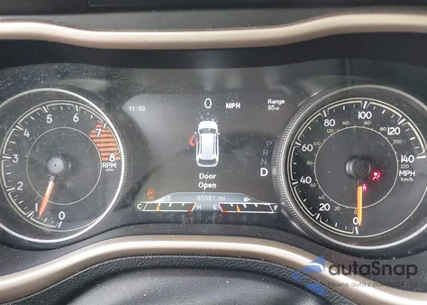 2017 Jeep Cherokee Limited 4X4 z USA, uszkodzony, nr VIN 1C4PJMDS4HD223760